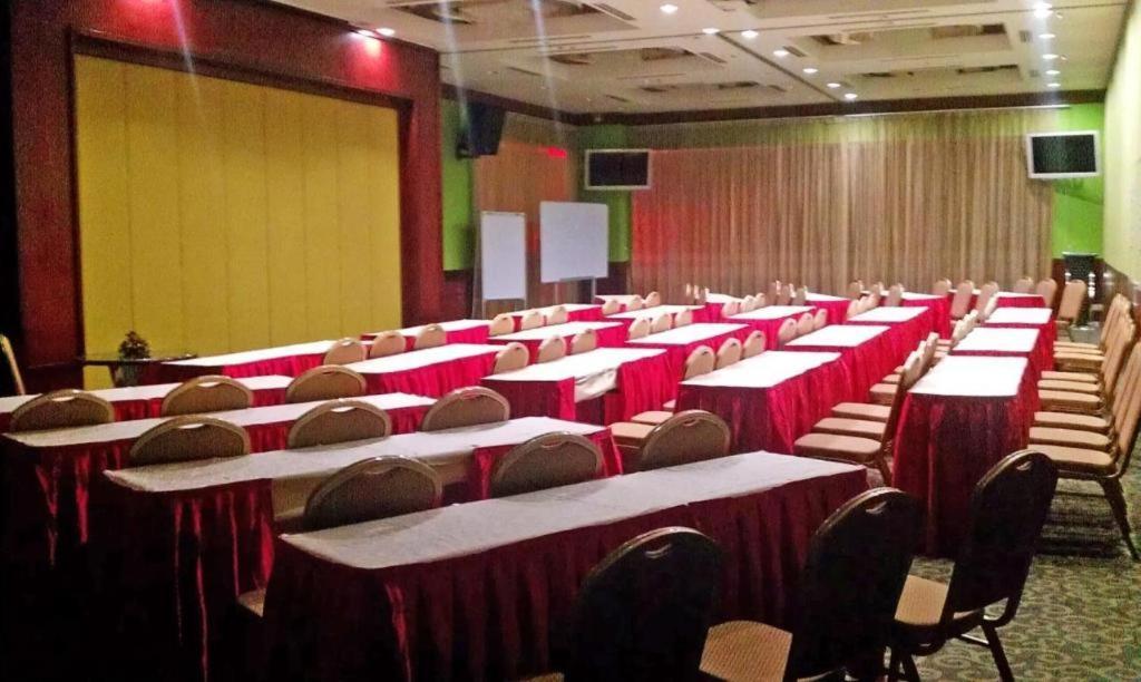Hotel Aifa Labuan Bagian luar foto