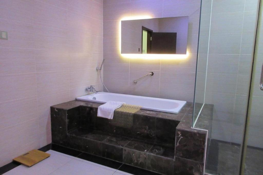 Hotel Aifa Labuan Bagian luar foto