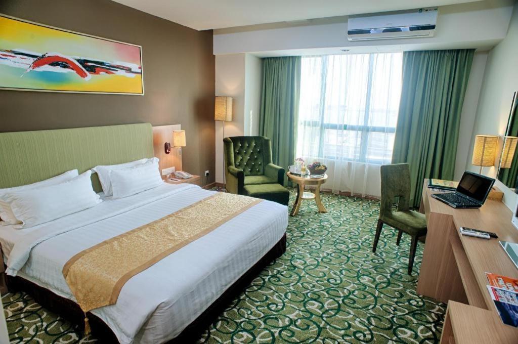 Hotel Aifa Labuan Bagian luar foto